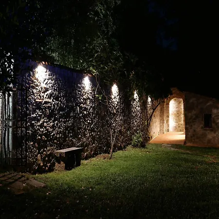 With Secret Garden Villa Ghivizzano