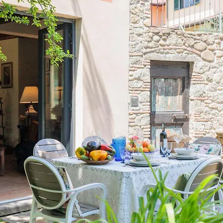 With Secret Garden Villa Ghivizzano
