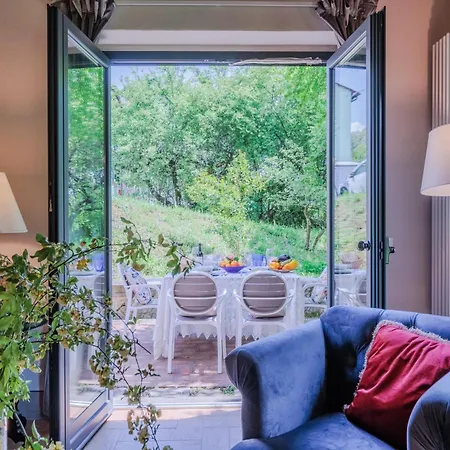 With Secret Garden Villa Ghivizzano
